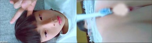 自宅でアクティブな女子学生