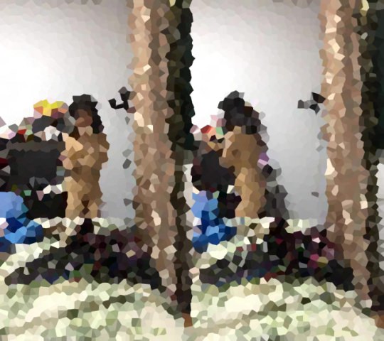 タンクトップの女の子