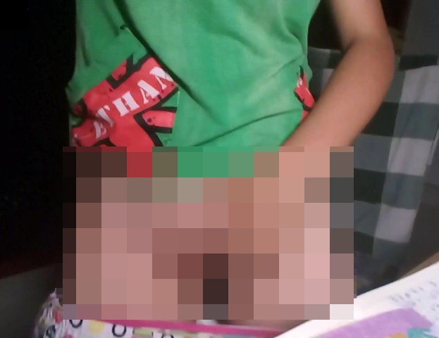 触ってめくって過激に配信