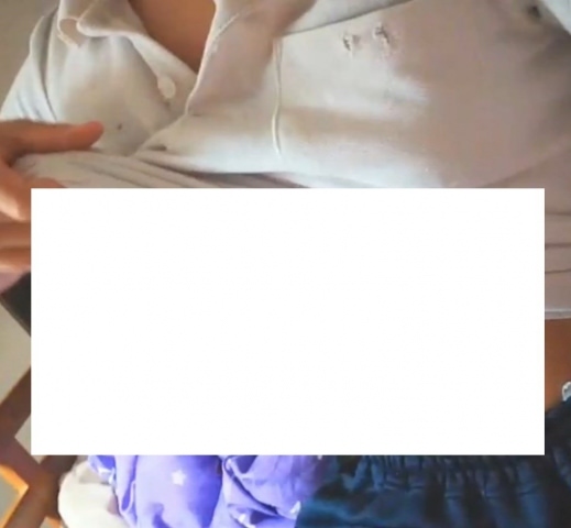 部屋に友達がいるのに