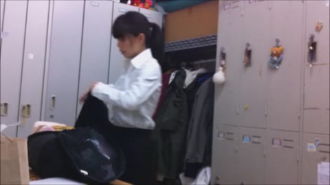 歯科衛生士の卵　実習生の着替え②