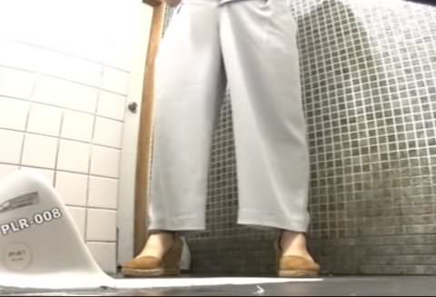 無修正　【和式公衆トイレ】3