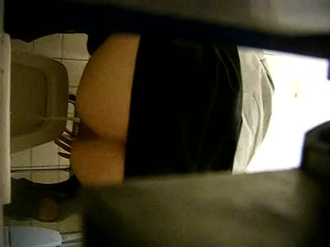 事務員さんが店でうんこ