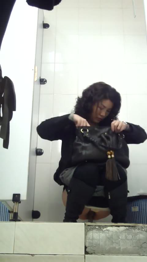 紙で拭かない！中国・大連ショッピングセンター便所…37分！