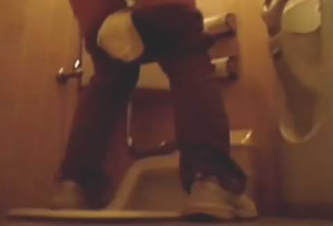 C~引きこもり厠盗撮！