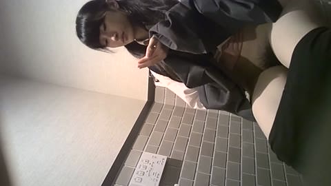 【美しいKだけ8名厳選！！】HD画質！！めちゃくちゃかわいいケーちゃん達の洋式個室泄絵巻♪