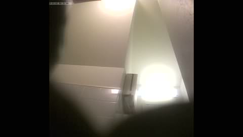 【トイレ】欅○46平手似のゴスロリ【黒パンティ】