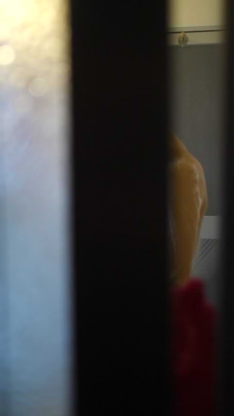 ダメだとわかっていても我慢できず、清楚で可愛い妹で抜いてしまう最低の兄