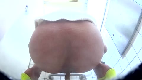 【大便注意】何度もうんこする娘