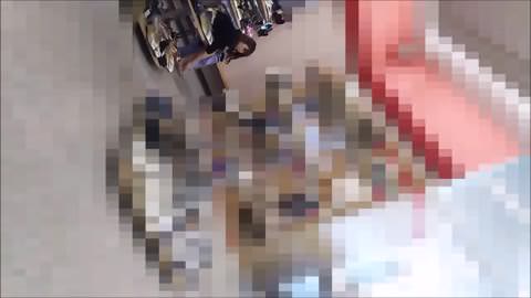 花澤●●似の試着室下から着替え