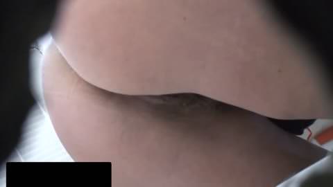 公園の浴室の壁の穴を通して見るhd720p