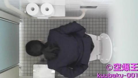 《空爆001》盗撮風動画の記念すべき第一作目！制●ちゃん4人収録！