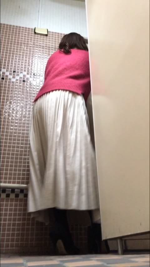 （無）若くて清楚なお姉様のまるだしマ○コ