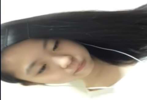 無臭（和）素顔で上下見せちゃう大学生