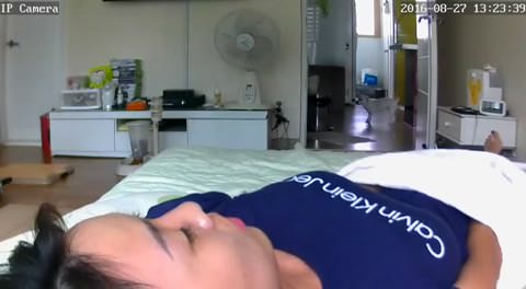 女性のリアルなオナニー姿