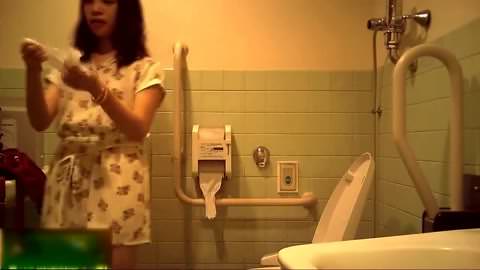 【爆笑二人組】✪北陸ファッションビルWC✪若い娘センバツ③。。。だれでもトイレ