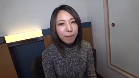 【無】寝取られフェチの彼氏の要望でスレンダー巨乳美女が初ハメ撮り！スマホ中継でイキまくりの生中出し！