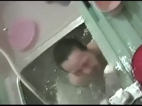 風呂盗撮・バレ・”ギャー”７名程