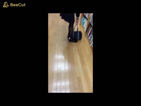 （PC/携帯対応）バレてるのにバレないフリしておびえる純白パンティ娘！！