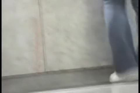 無修正　収録人数、総勢４９名の排泄大放出！女子便所内立て篭もり盗撮