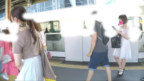 大丈夫？スケスケの下着がまる見え！