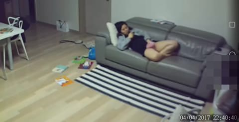 IPカメラが捉えた妻のガチオナニー 10