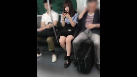 【制服JK】さかさんぽ No.034　アイドルJKの張りのあるお尻【顔出し】