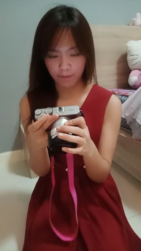 タイのかわいい女の子のドレスでオナニーパート1。タイの声で