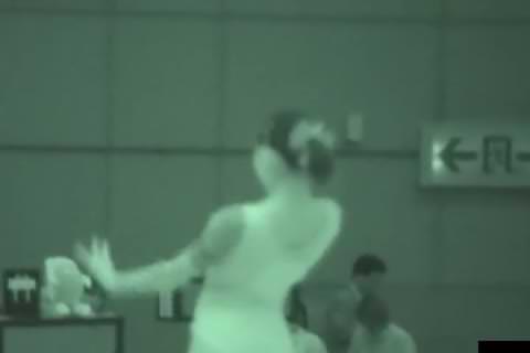 スケスケ機械体操女子