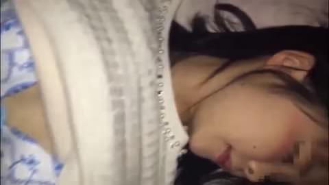 おとなしそうな童顔少女のハメ撮り