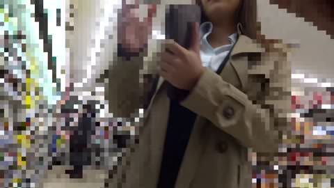 【痴漢動画】白パン食い込み＊タンポン引き抜き＊陰唇いじりで吐息漏れ