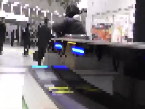 制服お触り　色白オカッパ指入れ潮吹き・・