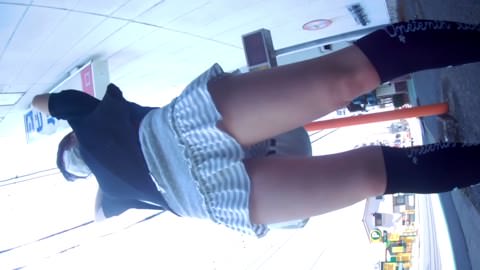 【11分超】イ●ンに向かうロリ少女の純白part2