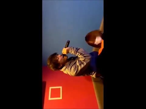 飲みサー悪ノリ！カラオケでフェラされながら上手く歌えるか？エロおふざけ動画集