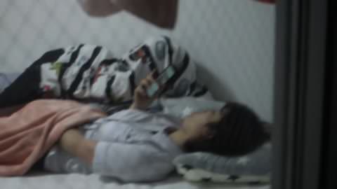 ガチオナニー。エロ動画を見ながら４回連続でイク女