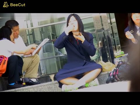 令和一、大胆に純白パンモロを見せるＪ★Ｋ