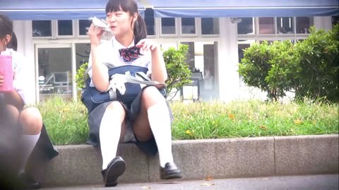 究極美少女がいやらしい縦ジマのパンモロ！！！