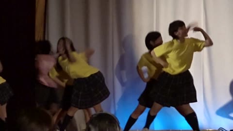 大量ＪＫダンスでまさかの純白生パン娘が降臨！！！