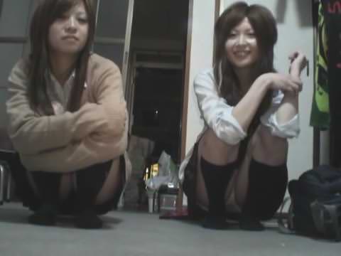 ゆうちゃん＆あやちゃんからパンティーを買いました！！（１－２）