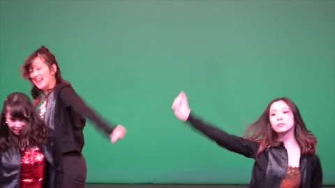 衝撃注意！！美女ＪＫが激しいダンスでポロリハプニング第二弾！！