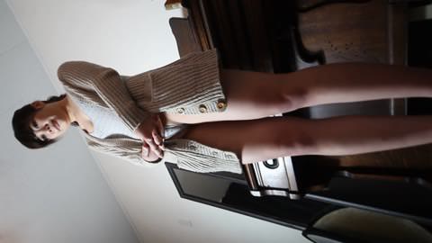 モリマン股間に食い込むムッチリ長身美女の水玉ハイレグレオタード