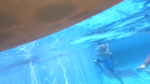 興味津々JS2人組がJKカップルのいちゃつきを観察