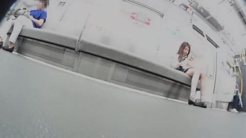 アイドルJKが風で生パンティ見えまくり