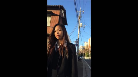 盗撮されていることに気付かず、カメラに向かってピースするバカギャルJK