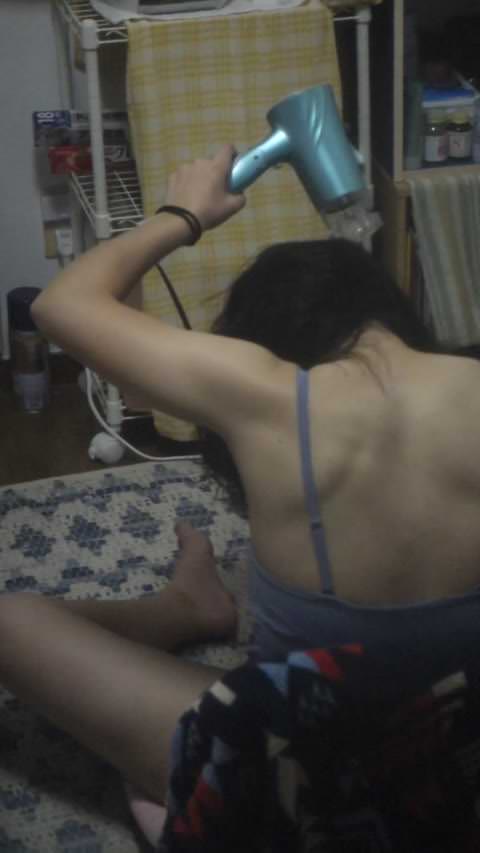 見応え充分！！抜けます。体育女子の美女が素っ裸でクネクネエクササイズ。