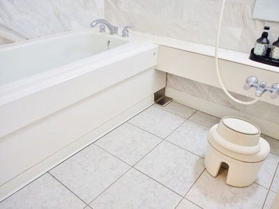 2人の女の子の脱衣と入浴ビデオ 4本