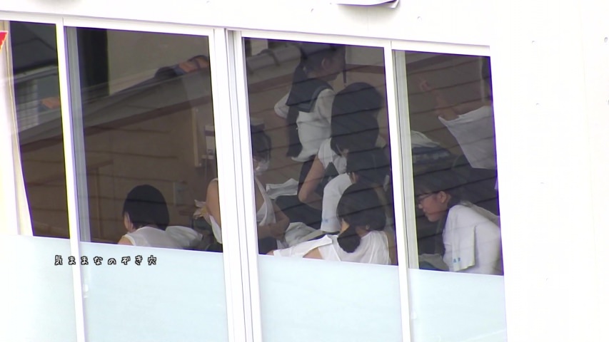 正午のクラスの女子学生