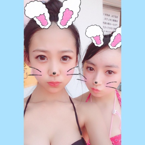 C上も下も脱いじゃっった娘の配信